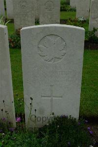 Etaples Military Cemetery - Hunter, John Allen